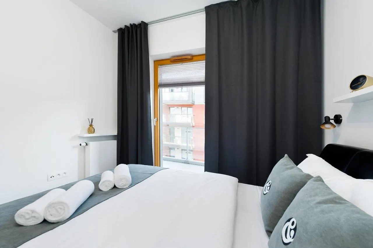 Central Apartments By Bed&Bath 克拉科夫