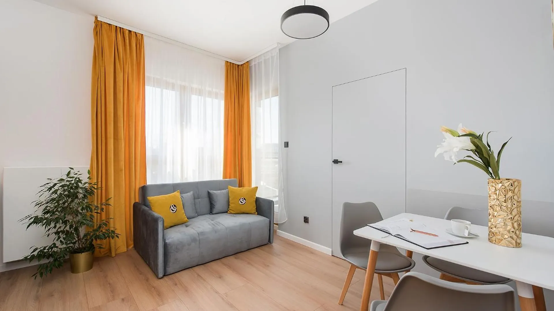 Central Apartments By Bed&Bath 克拉科夫