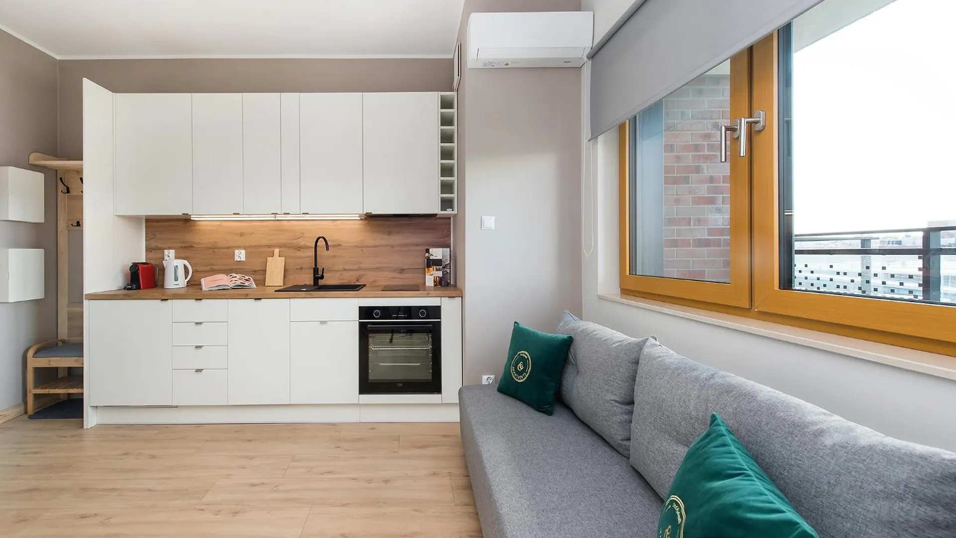 Central Apartments By Bed&Bath 克拉科夫