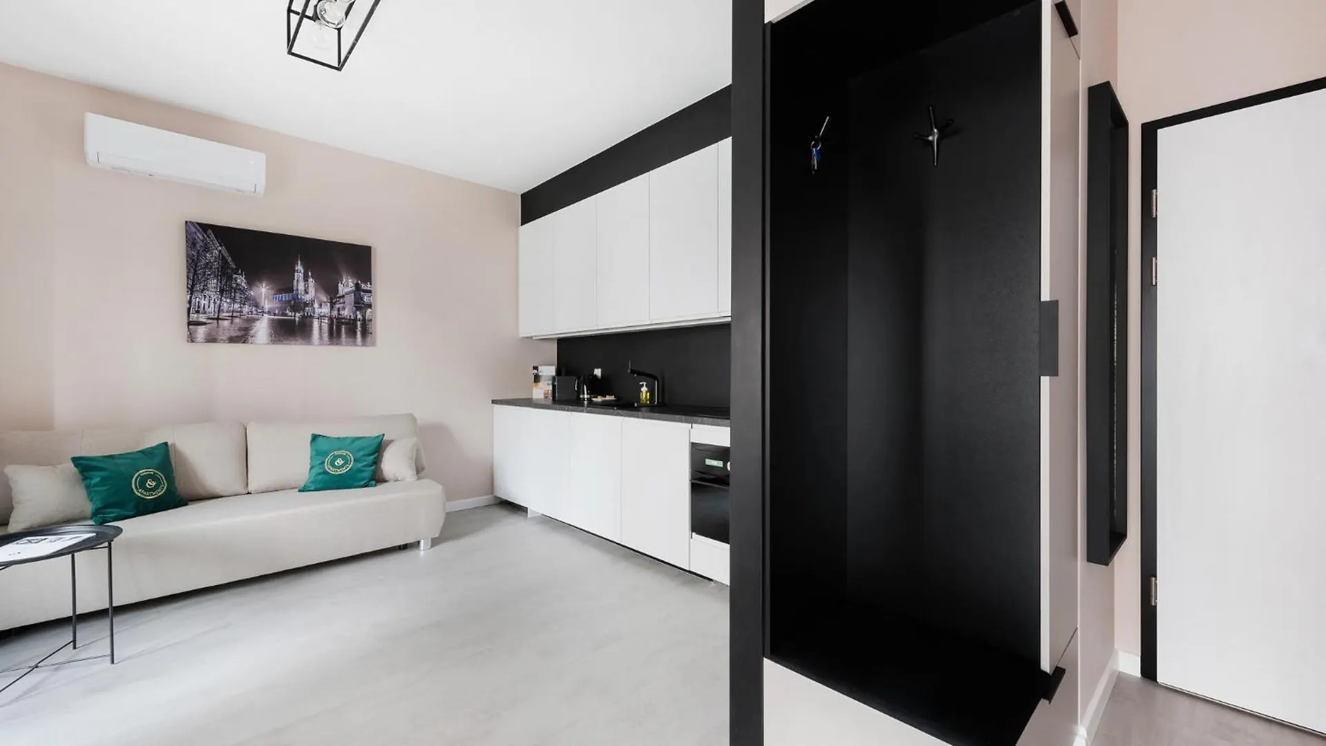 Central Apartments By Bed&Bath Cracovia
